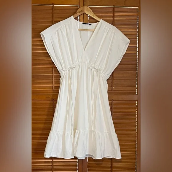 Dokotoo Dress White like new no tags - Picture 3 of 9